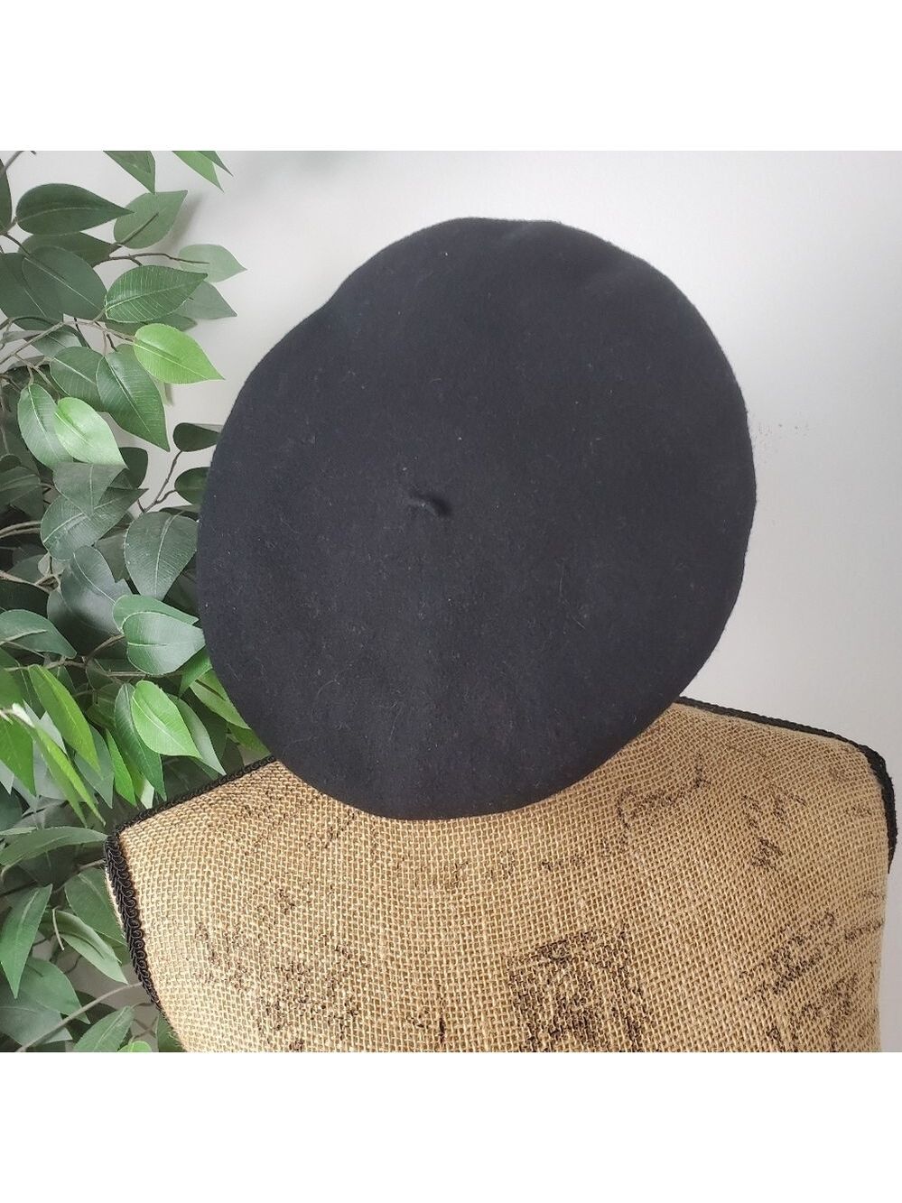 Vintage 60s Casa Yustas Madrid Black Wool Beret Hat
